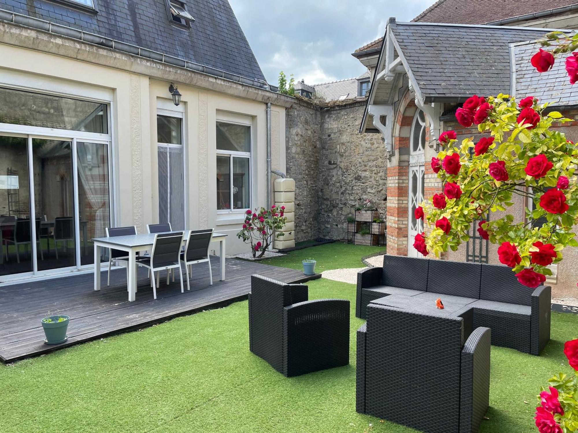 Les Hotes D'Eloise Laon Esterno foto